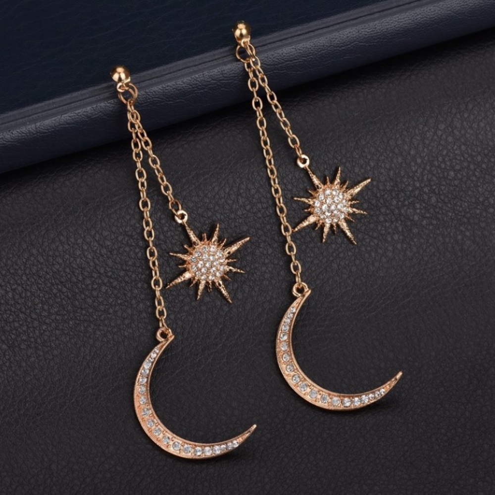 🌙Moon and Star Drop Earrings - Picture 2 of 10